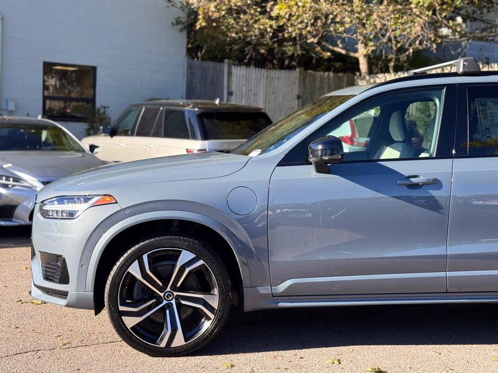 Used 2022 Volvo XC90 T8 R-Design w/ Advanced Package AWD/4WD image 10