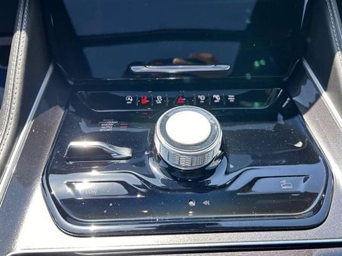 Used 2024 Jeep Wagoneer 4WD w/ Premium Group I image 20