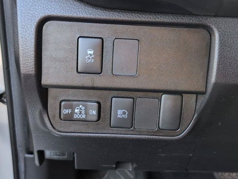 Used 2022 Toyota Tacoma SR5 w/ Technology Package RWD image 28