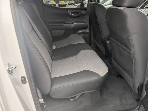 Used 2022 Toyota Tacoma TRD Sport AWD/4WD image 27