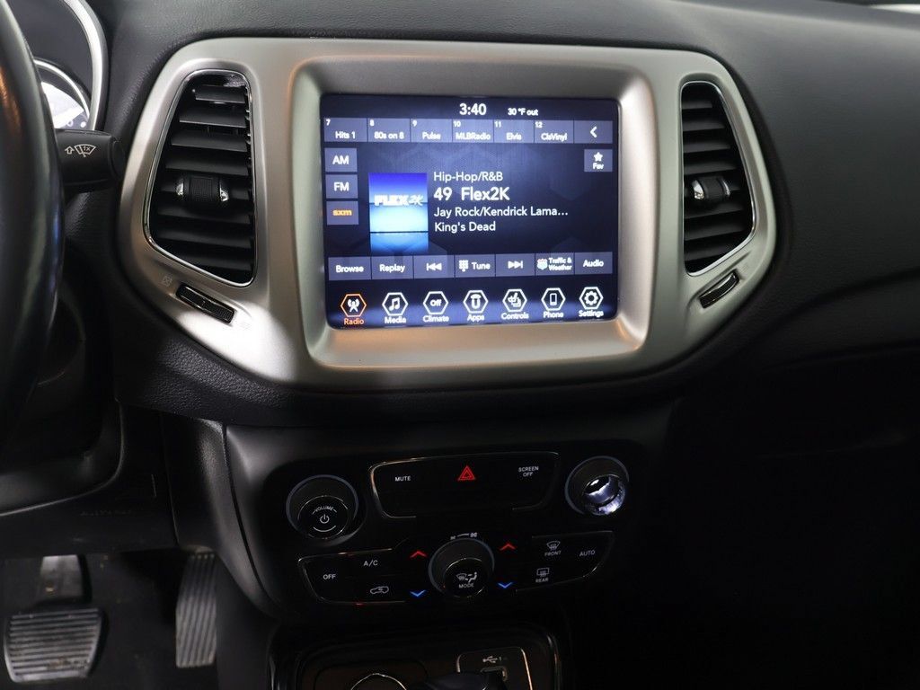 Used 2020 Jeep Compass Limited w/ Premium Lighting Group AWD/4WD image 41