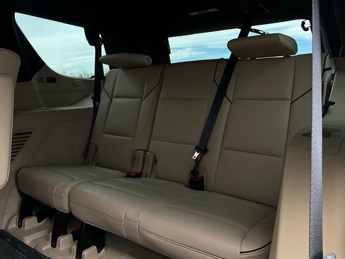 Used 2023 Cadillac Escalade Premium Luxury w/ Performance Package image 13