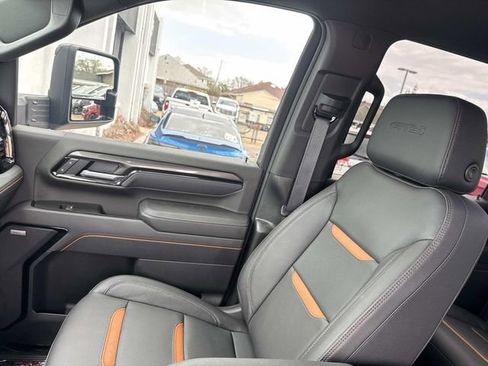 Used 2025 GMC Sierra 2500 AT4 w/ AT4 Premium Plus Package image 21