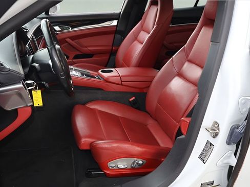 Used 2016 Porsche Panamera 4 image 12