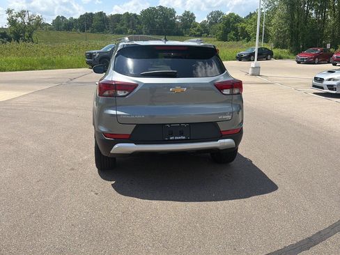 Used 2025 Chevrolet TrailBlazer LT FWD image 4