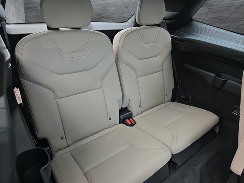 Used 2025 Volvo EX90 Ultra AWD/4WD image 13