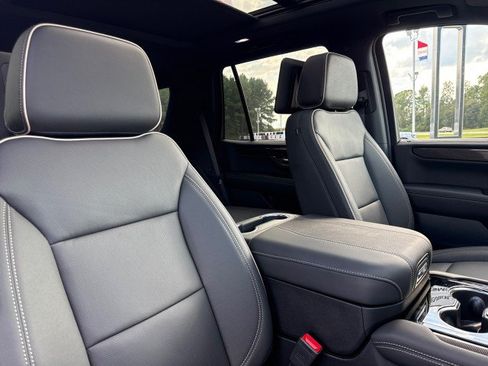 Used 2026 GMC Yukon Elevation w/ Elevation Premium Package RWD image 11