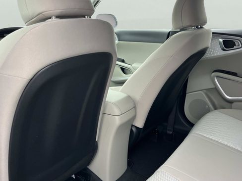 New 2025 Kia Soul LX image 18