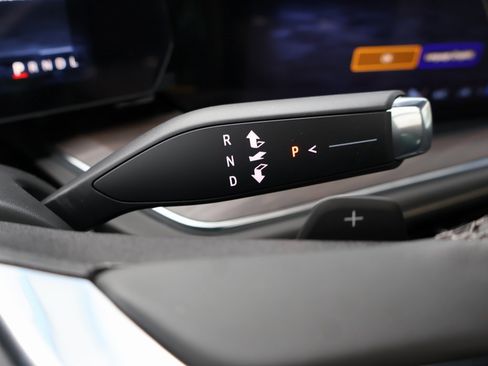 New 2025 Chevrolet Suburban Premier w/ Sun And Tow Package image 19