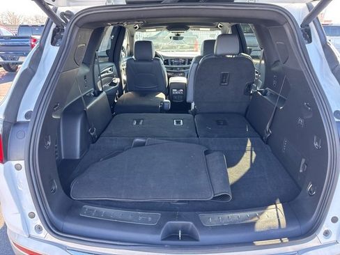 Used 2024 Buick Enclave Premium image 5