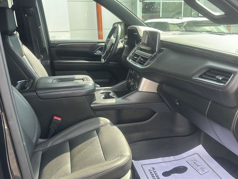 Used 2023 Chevrolet Suburban Z71 w/ Luxury Package AWD/4WD image 8