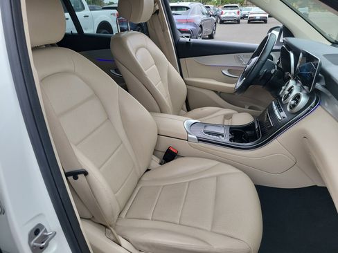 Used 2022 Mercedes-Benz GLC 300 image 24