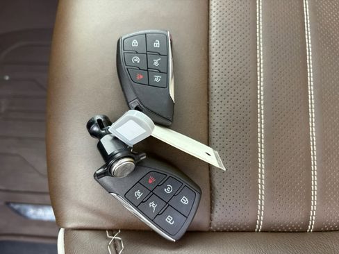 Used 2025 GMC Yukon XL Denali Ultimate w/ LPO, Floor Liner Package image 12