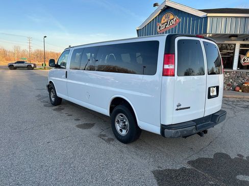 Used 2018 Chevrolet Express 3500 LT w/ LT Preferred Equipment Group image 7