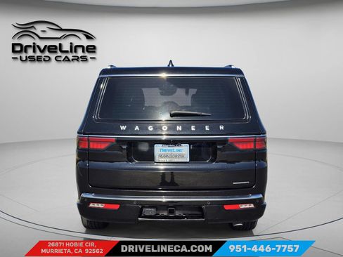 Used 2024 Jeep Wagoneer L Series II w/ Flexible Seating Group AWD/4WD image 3