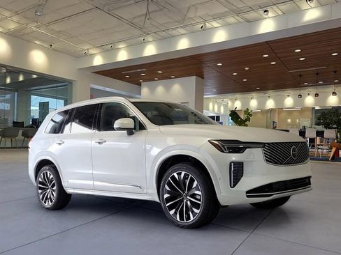 New 2026 Volvo XC90 T8 Plus w/ Protection Package Premier AWD/4WD image 4