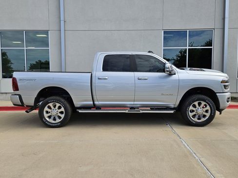 New 2026 RAM 2500 Laramie AWD/4WD image 2