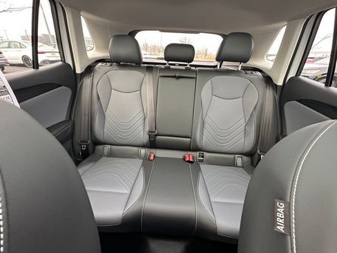 New 2026 Volkswagen Tiguan SE image 30