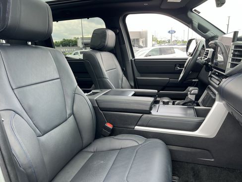Used 2025 Toyota Tundra Platinum AWD/4WD image 26