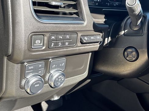 Used 2024 GMC Yukon AT4 w/ AT4 Premium Package AWD/4WD image 28