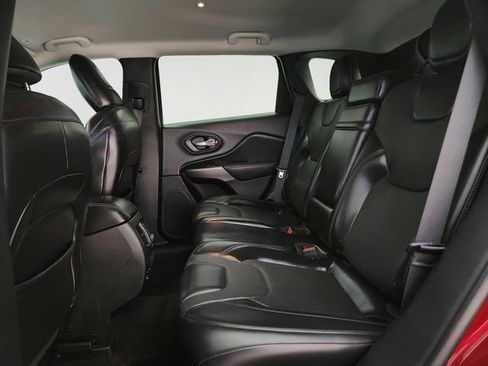 Used 2019 Jeep Cherokee Limited AWD/4WD image 26