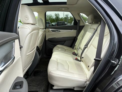 Used 2018 Cadillac XT5 Luxury w/ Driver Awareness Package AWD/4WD image 27