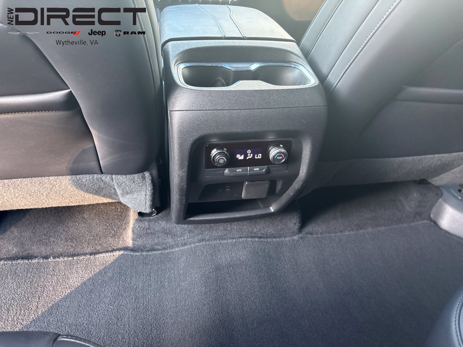 Used 2024 GMC Acadia Elevation AWD/4WD image 23