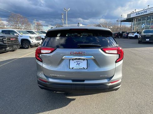 Certified 2023 GMC Terrain SLE w/ Driver Convenience Package image 6