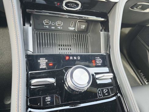 New 2026 Jeep Grand Cherokee Summit image 26