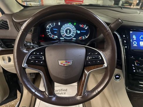 Used 2016 Cadillac Escalade Luxury image 12