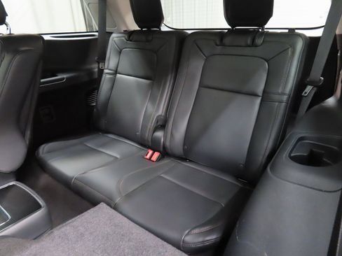 Used 2025 Lincoln Aviator Reserve w/ Equipment Group 201A image 12