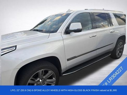 Used 2020 Cadillac Escalade ESV Luxury AWD/4WD image 2