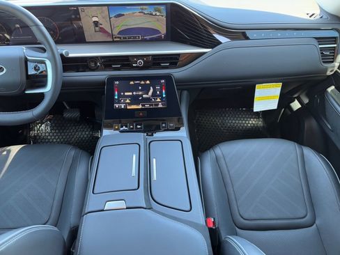 Certified 2025 INFINITI QX80 Luxe RWD image 14