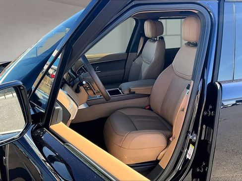 New 2026 Land Rover Range Rover Long Wheelbase SE image 9