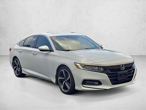 Used 2019 Honda Accord Sport image 3