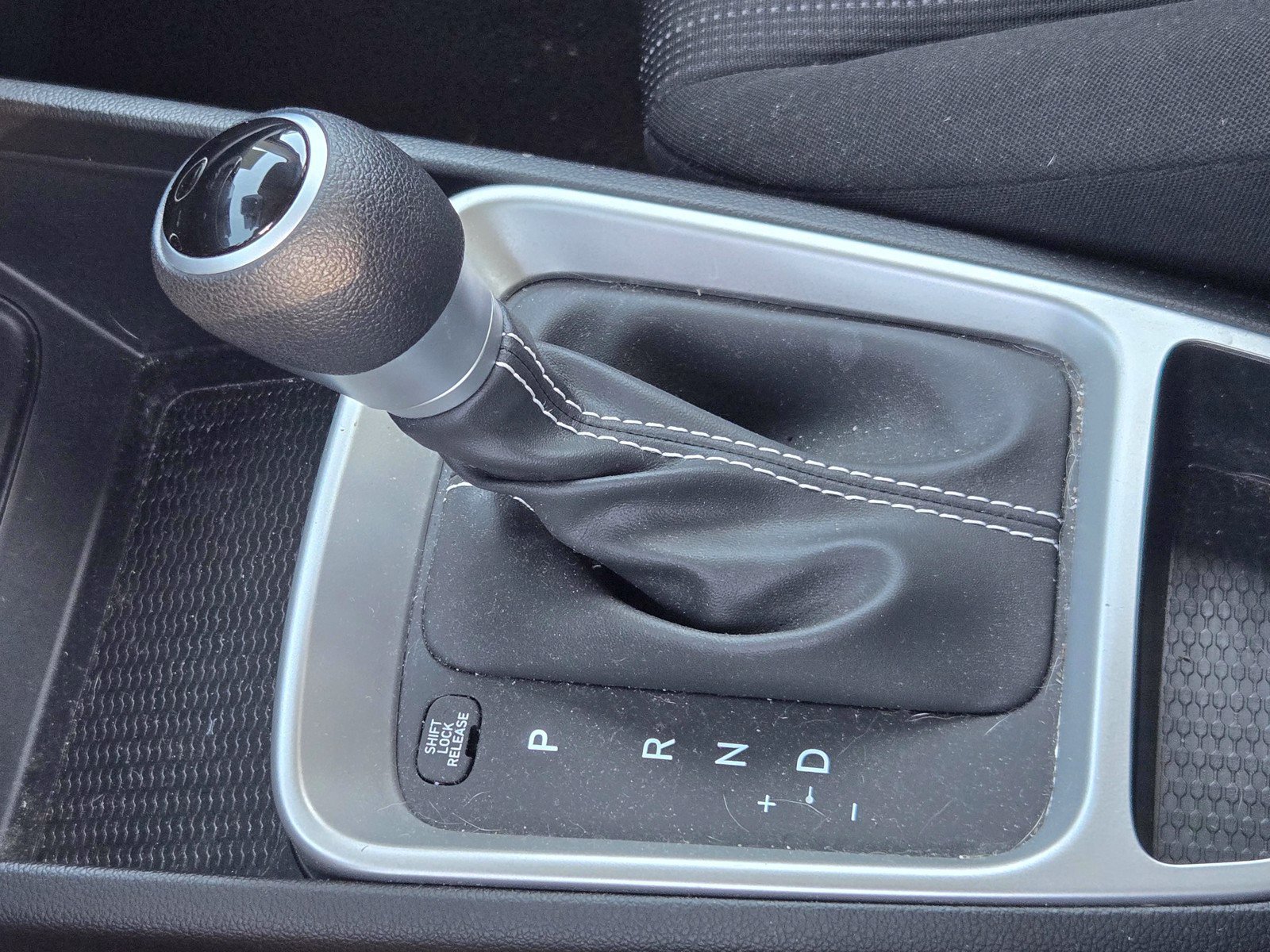 Certified 2026 Hyundai Venue SE FWD image 16