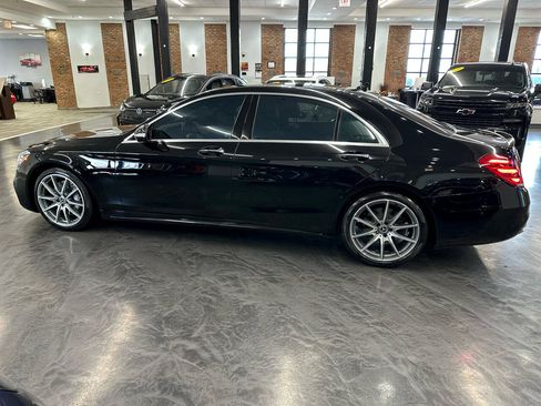 Used 2019 Mercedes-Benz S 560 Sedan image 8