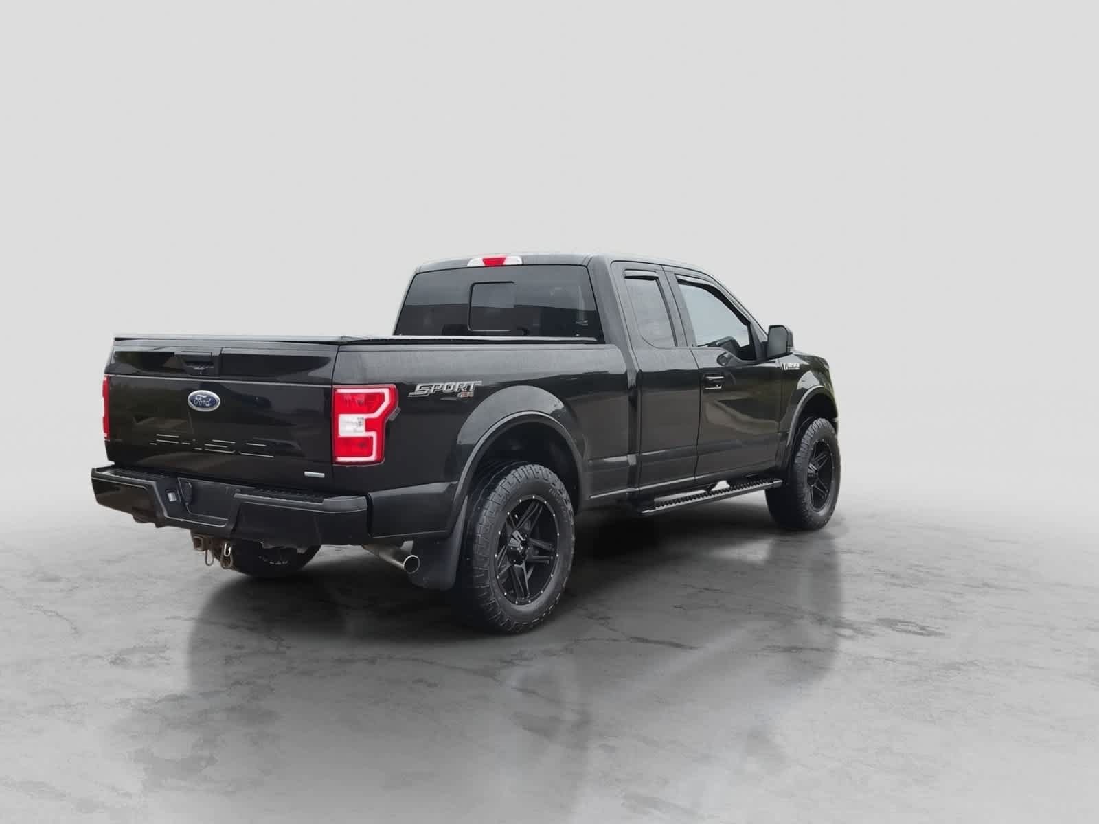 Used 2019 Ford F150 XLT w/ Equipment Group 302A Luxury AWD/4WD image 8