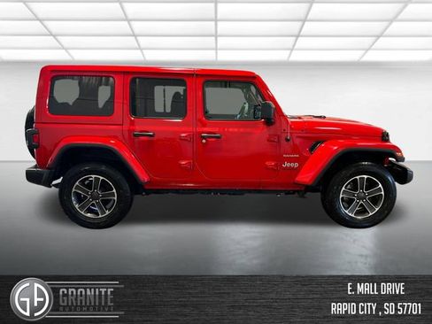 Used 2023 Jeep Wrangler Unlimited Sahara AWD/4WD image 7