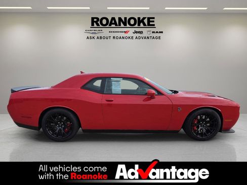 Used 2016 Dodge Challenger SRT Hellcat image 10