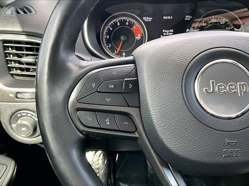 Used 2019 Jeep Cherokee Trailhawk w/ Cold Weather Group image 24