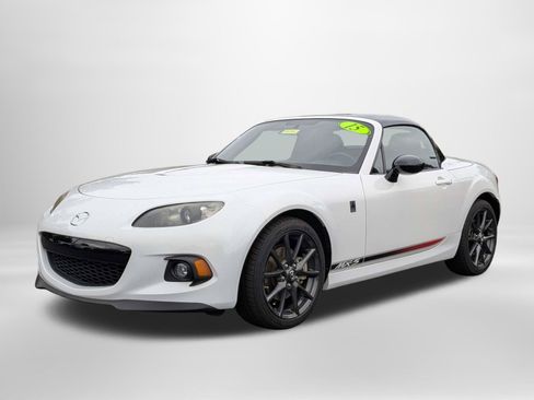 Used 2015 MAZDA MX-5 Miata Club RWD image 16