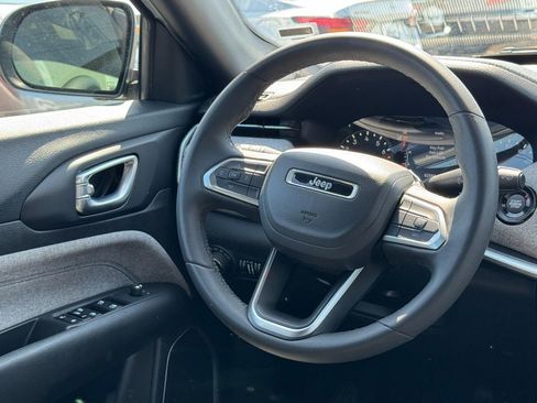 Used 2024 Jeep Compass Latitude AWD/4WD image 14