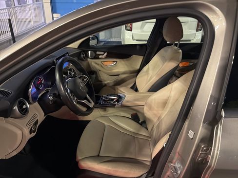 Used 2019 Mercedes-Benz C 300 4MATIC Sedan image 9