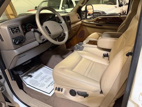 Used 2001 Ford Excursion Limited RWD image 3