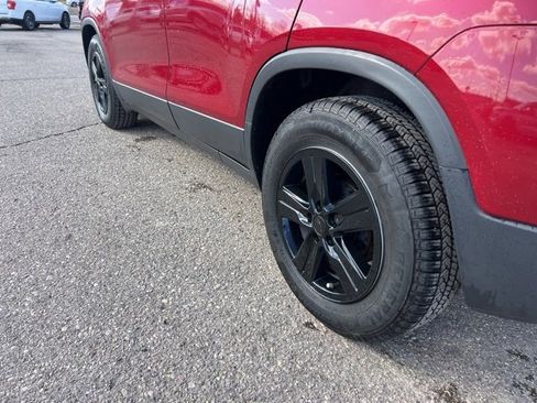 Used 2018 Chevrolet Trax LT w/ LT Convenience Package image 24