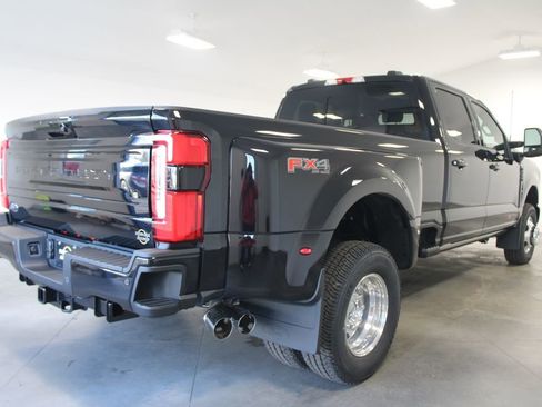 New 2026 Ford F350 4x4 Crew Cab DRW Super Duty image 8