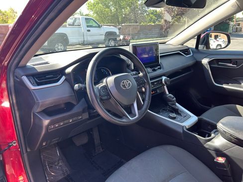 Certified 2023 Toyota RAV4 XLE w/ Convenience Package AWD/4WD image 11