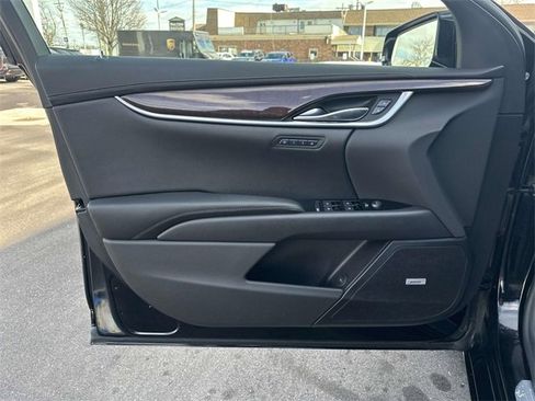 Used 2013 Cadillac XTS Luxury w/ Driver Awareness Package image 15