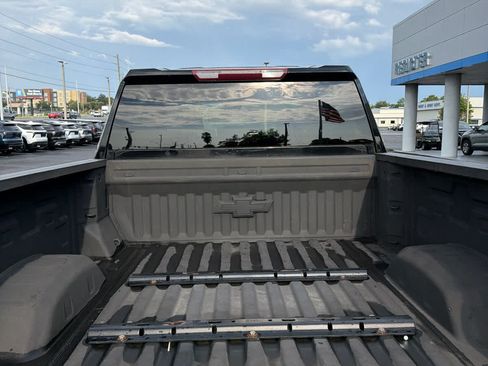 Used 2023 Chevrolet Silverado 2500 LT AWD/4WD image 15